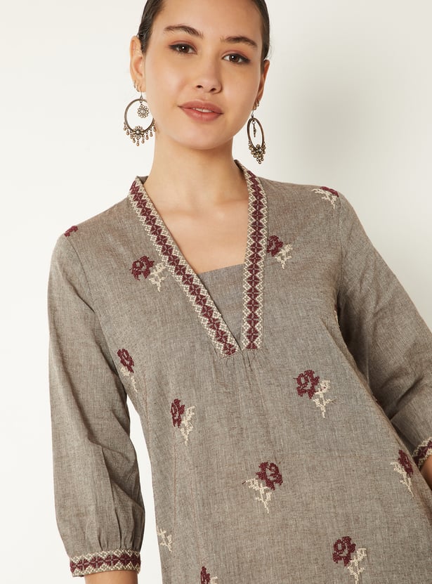 Women Embroidered Straight Kurta